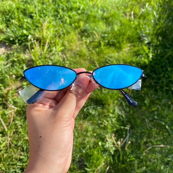 Vintage Cat Eye Sunglass - Picture 1 of 3